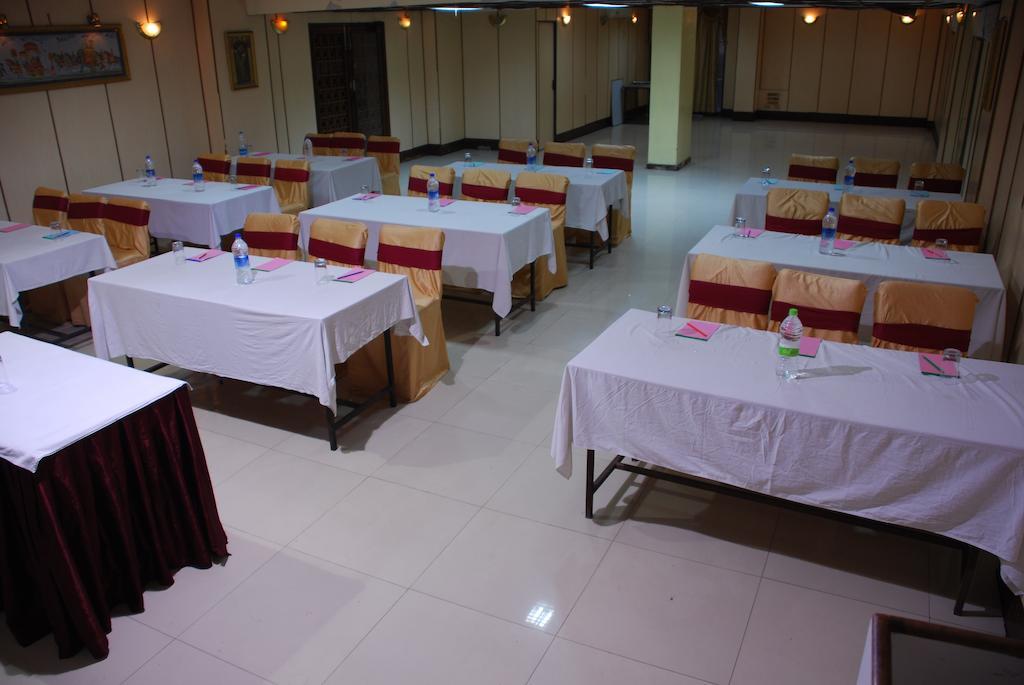 Hotel Mandakini Jaya International 하이데라바드 외부 사진